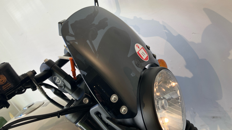 Royal Enfield Hntr 350 Rebel Red (23MY)